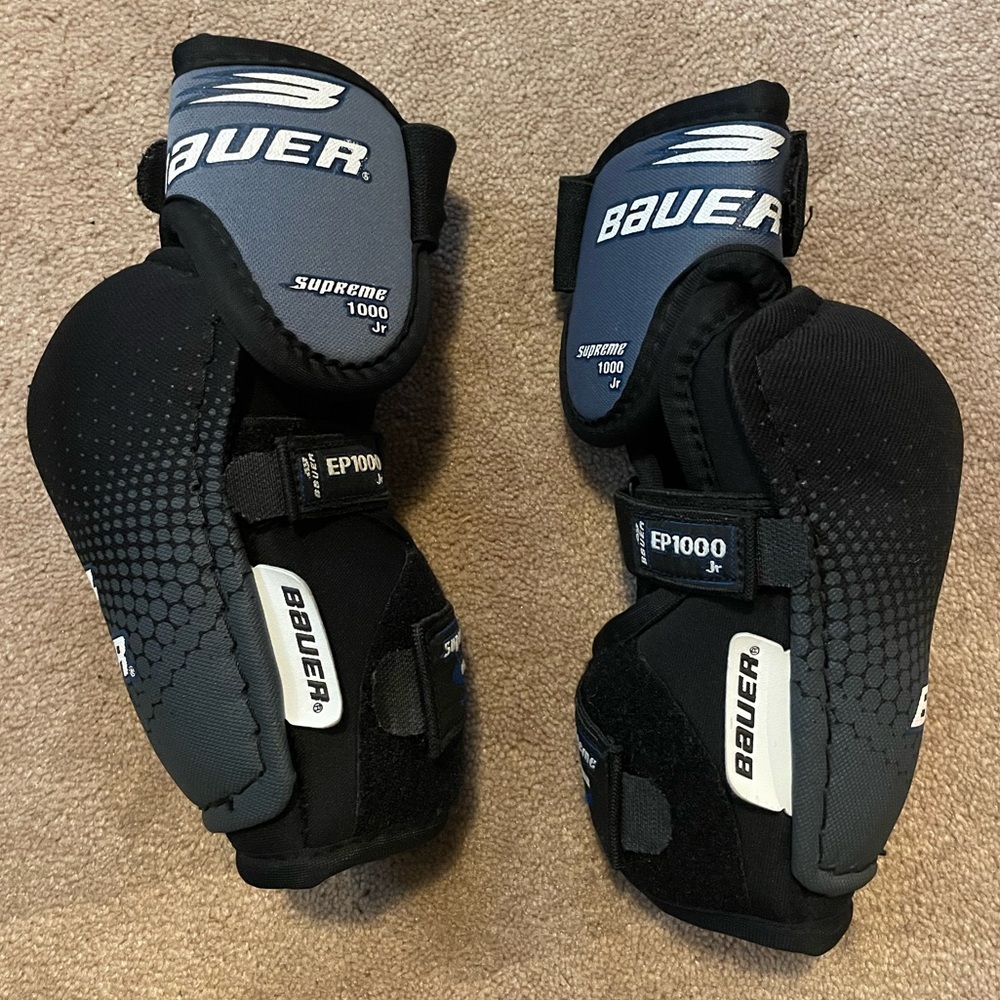 Bauer Youth Hockey Elbow Pads in Black and Gray